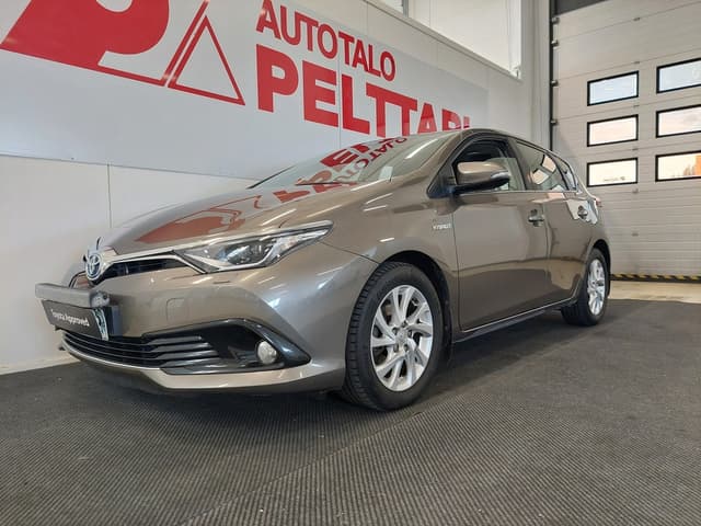 TOYOTA Auris