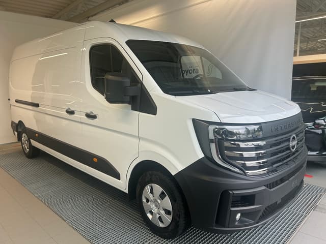 NISSAN Interstar
