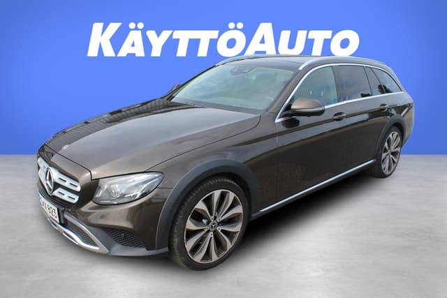 MERCEDES-BENZ E
