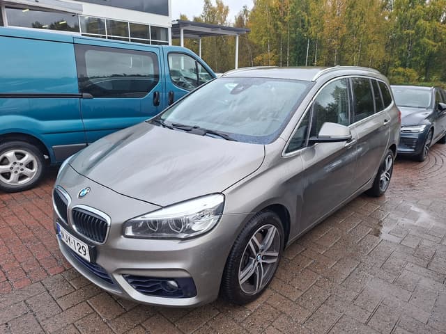 BMW 218