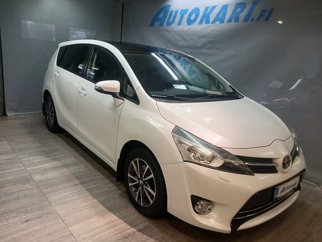 TOYOTA Verso