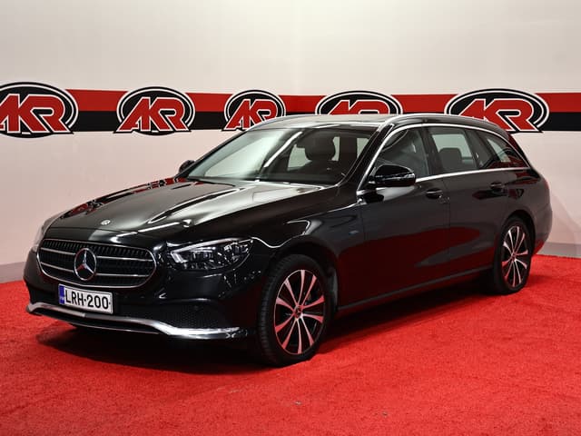 MERCEDES-BENZ E