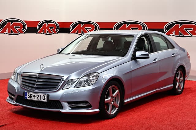 MERCEDES-BENZ E