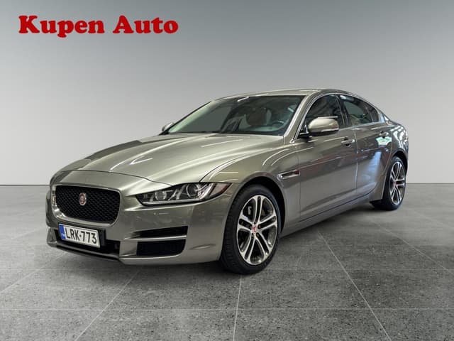 JAGUAR XE