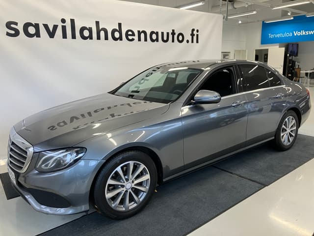 MERCEDES-BENZ E