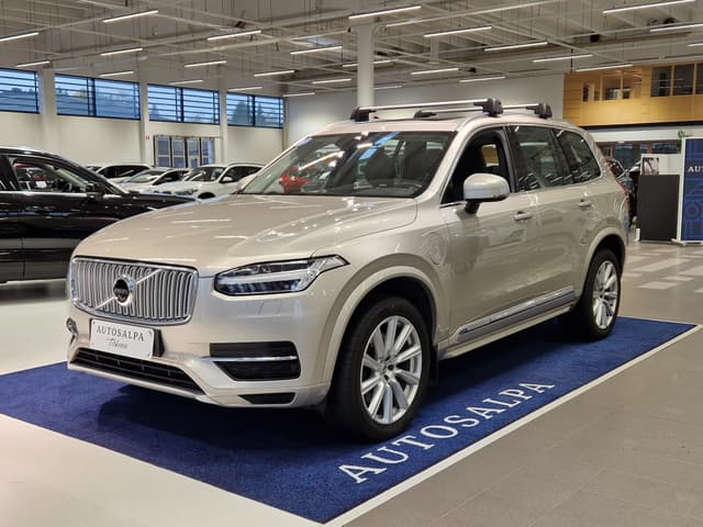VOLVO XC90
