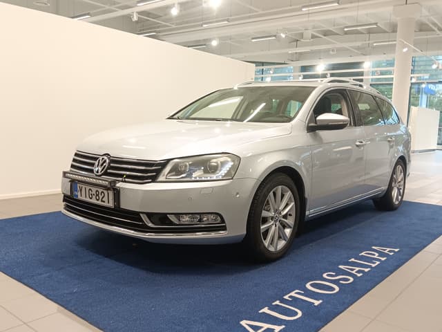 VOLKSWAGEN Passat