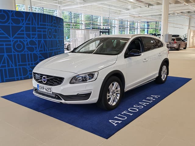 VOLVO V60 Cross Country