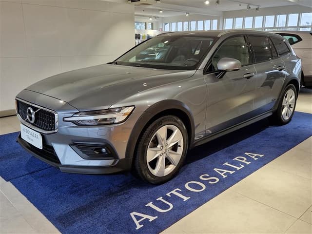 VOLVO V60 Cross Country