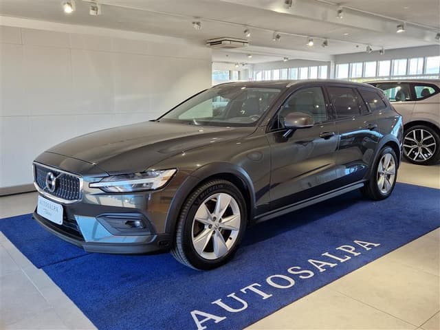 VOLVO V60 Cross Country