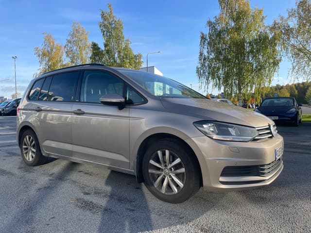 VOLKSWAGEN Touran