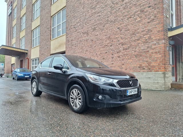 DS 4
