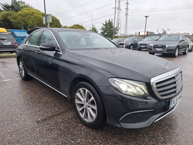 MERCEDES-BENZ E