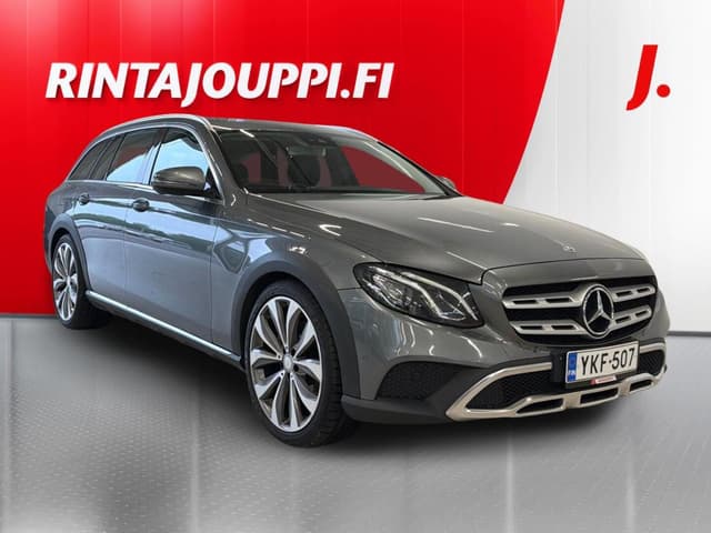 MERCEDES-BENZ E