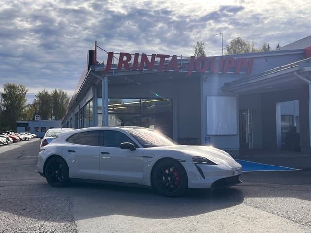 PORSCHE Taycan