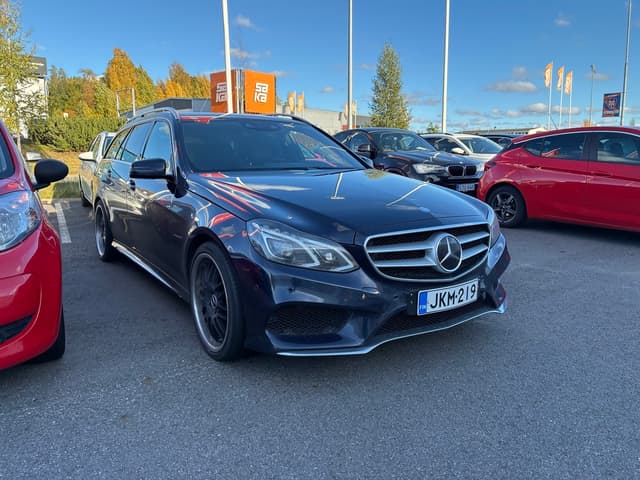MERCEDES-BENZ E