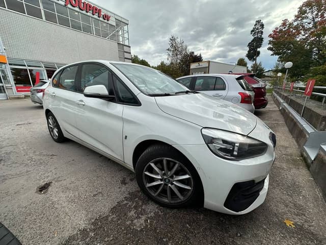 BMW 225