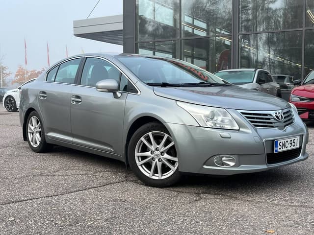 TOYOTA Avensis