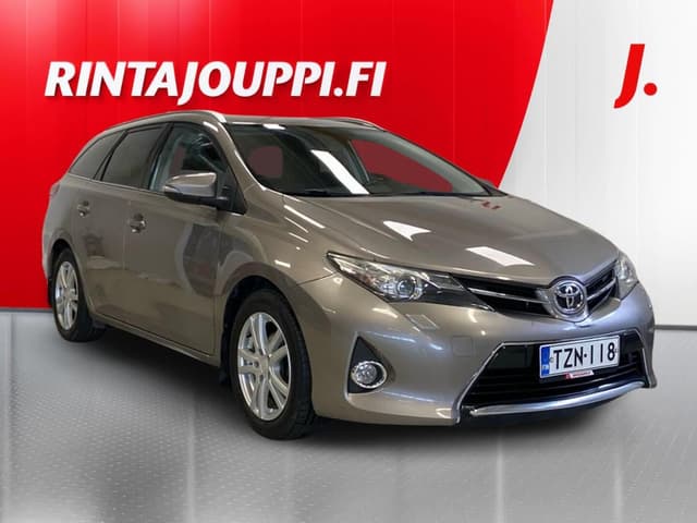 TOYOTA Auris