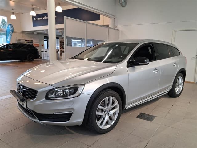 VOLVO V60 Cross Country