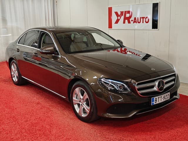 MERCEDES-BENZ E