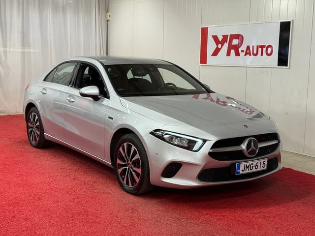 MERCEDES-BENZ A