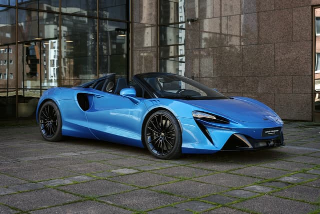 MCLAREN ARTURA