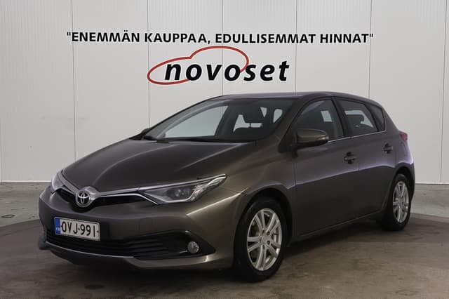 TOYOTA Auris