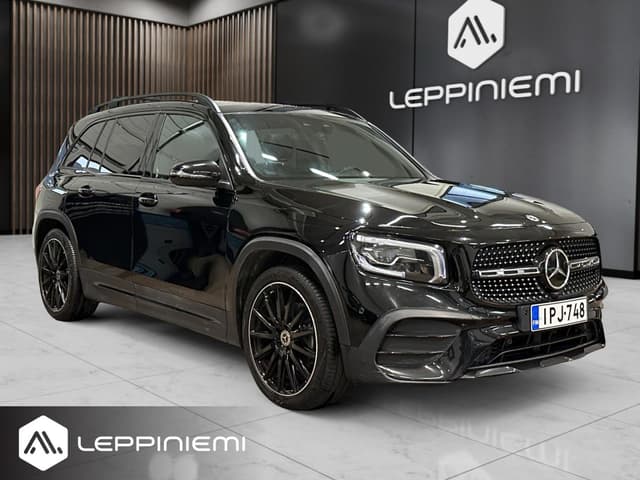 MERCEDES-BENZ GLB