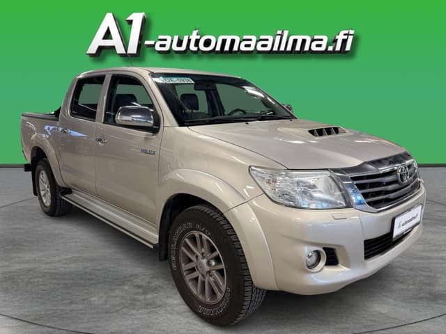 TOYOTA Hilux