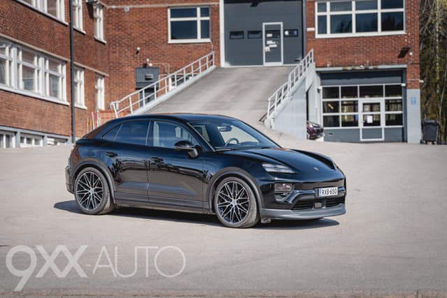 PORSCHE Macan