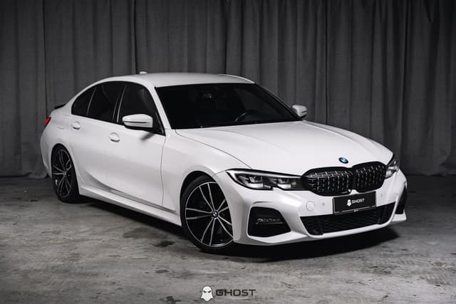 BMW 330
