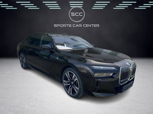 BMW i7