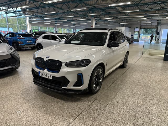 BMW iX3