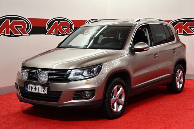 VOLKSWAGEN Tiguan
