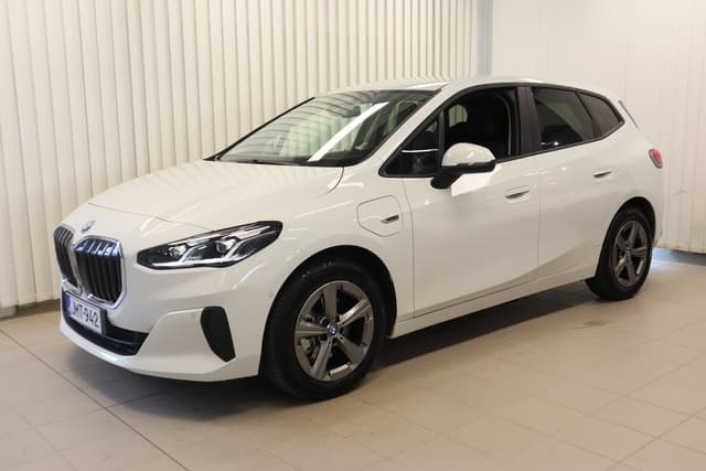 BMW 225