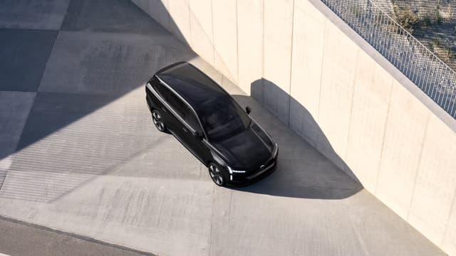 VOLVO EX90