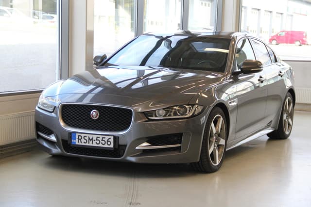 JAGUAR XE