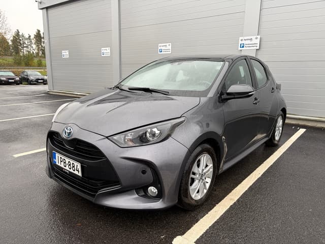 TOYOTA Yaris