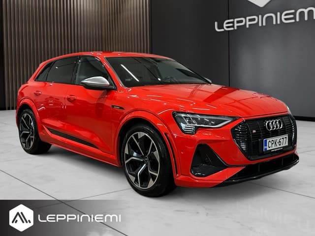 AUDI e-tron
