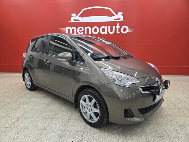 TOYOTA Verso-S