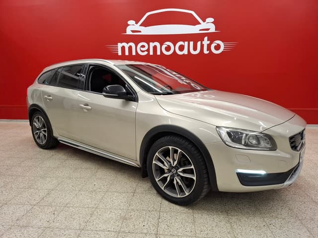 VOLVO V60 Cross Country