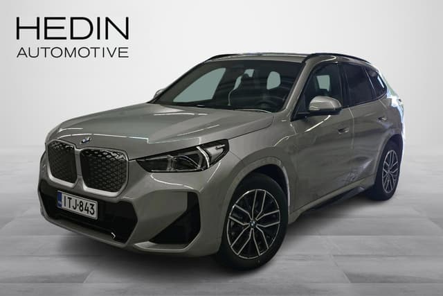 BMW iX1