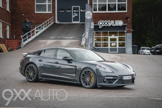 PORSCHE Panamera