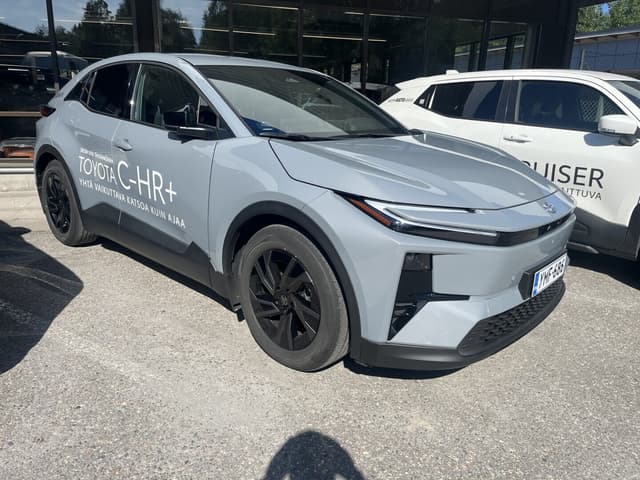 TOYOTA C-HR+